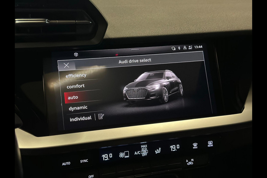 Audi A3 Sportback 40 TFSI e 3X S-Line|PANORAMA|KEYLESS