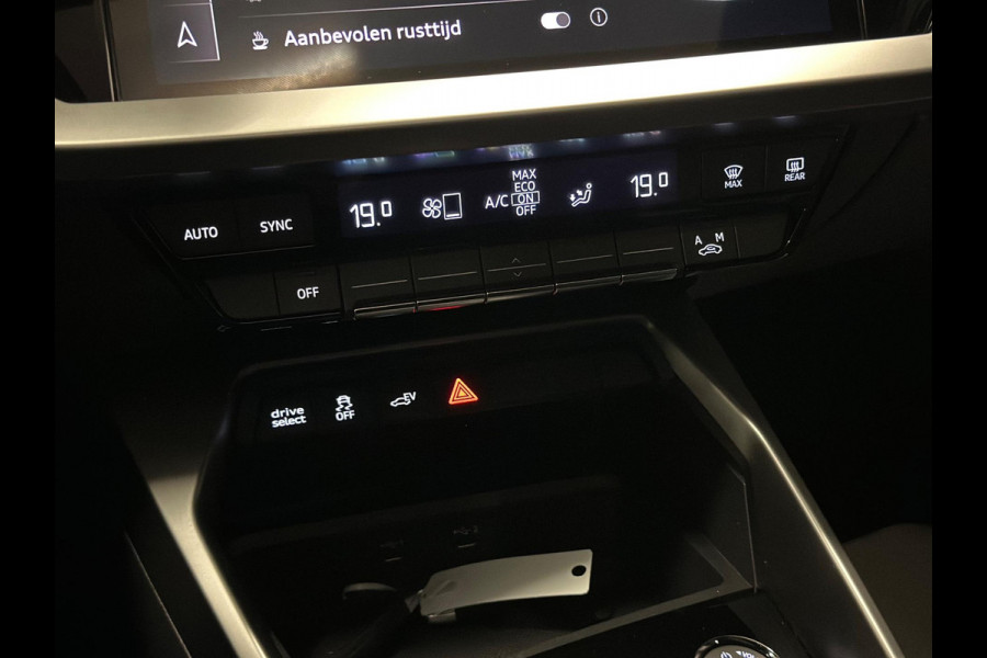 Audi A3 Sportback 40 TFSI e 3X S-Line|PANORAMA|KEYLESS