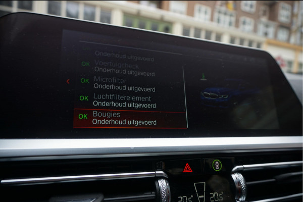 BMW 3-serie 330i Business Edition Plus M-SPORT | BTW | NL AUTO | LASER | LEER | PANORAMADAK | Sfeer | BMW Dealer onderhouden | Topstaat |