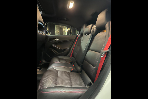 Mercedes-Benz A-Klasse 250 Sport AMG|PANO|LEDER|SFEER!