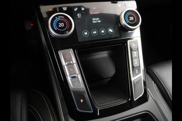 Jaguar I-PACE EV400pk SE 90kWh AWD Leer+Elektr. Meridian®-Audio Apple Carplay Android Auto Navi Led-v+a Ecc Camera Cruise Control Keyless Pdc Lmv Led Bordherkenning Elektrische-Achterklep koplampreiniging Lane-Assist App-Connect ECT Voorverwarming/koeling WiFi DigiDash DAB 4WD 1e Eigenaar Origineel Nederlandse Auto € 90.000 nieuw!
