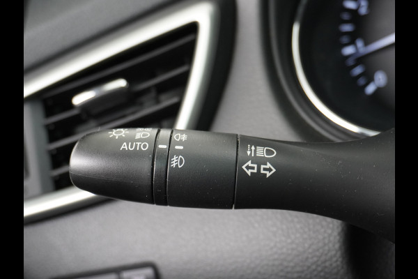 Nissan QASHQAI DIG-T 116PK AUT. Pano-Dak Leer+Elektr.+Verwarmd 360°Camera Automaat Navi TrekhaakPdc Tekna Lmv Led Stoelverwarming Bluetooth Isofix Origineel Nederlandse Auto