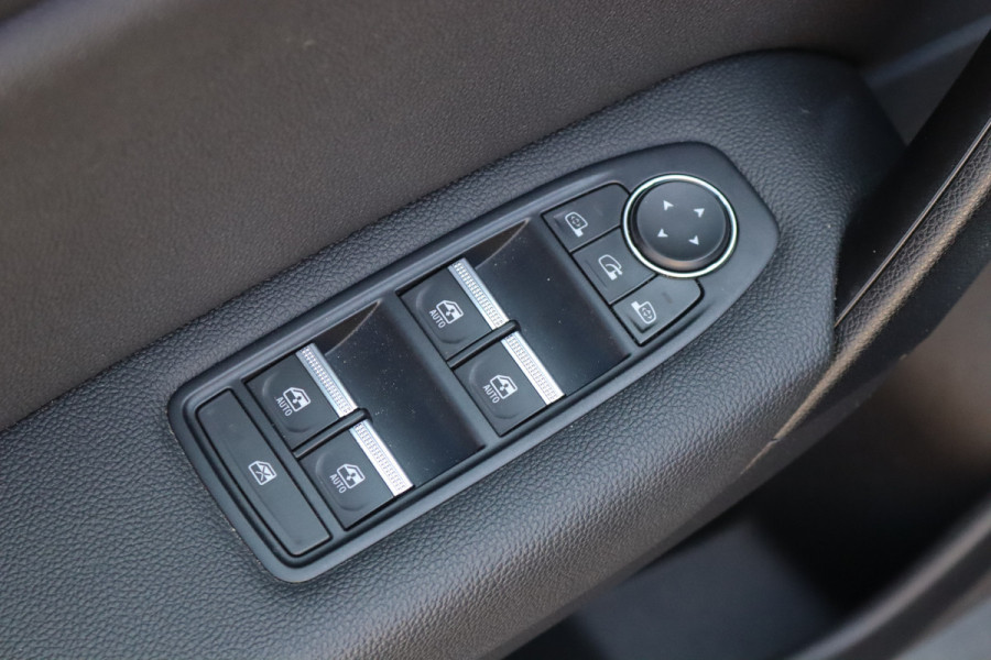 Renault Captur 1.3 TCe 140PK Intens Navigatie/Trekhaak/Camera/18-Inch