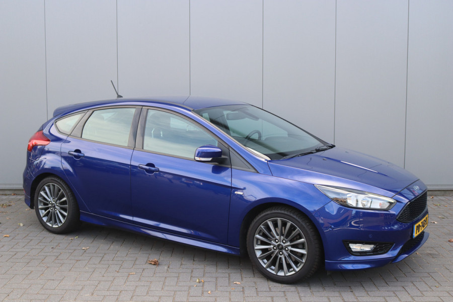 Ford Focus 1.5 EcoB. 150PK ST-Line Carplay-android/Parkeerhulp/Cruise-control/Nieuwe-distributieriem
