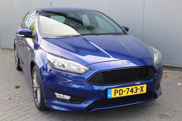 Ford Focus 1.5 EcoB. 150PK ST-Line Carplay-android/Parkeerhulp/Cruise-control/Nieuwe-distributieriem