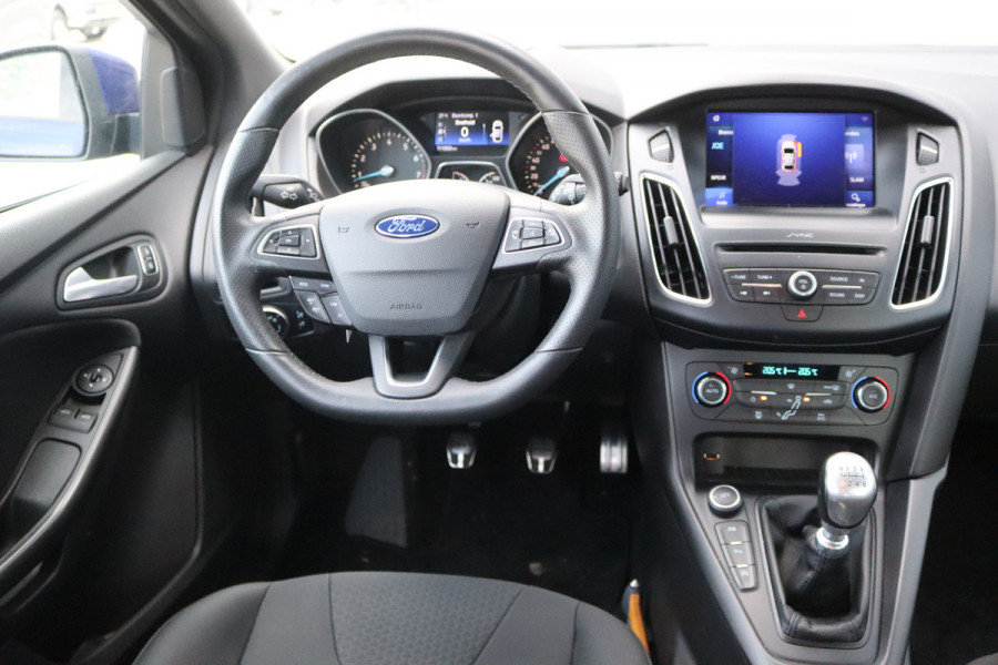 Ford Focus 1.5 EcoB. 150PK ST-Line Carplay-android/Parkeerhulp/Cruise-control/Nieuwe-distributieriem