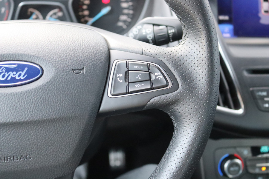 Ford Focus 1.5 EcoB. 150PK ST-Line Carplay-android/Parkeerhulp/Cruise-control/Nieuwe-distributieriem