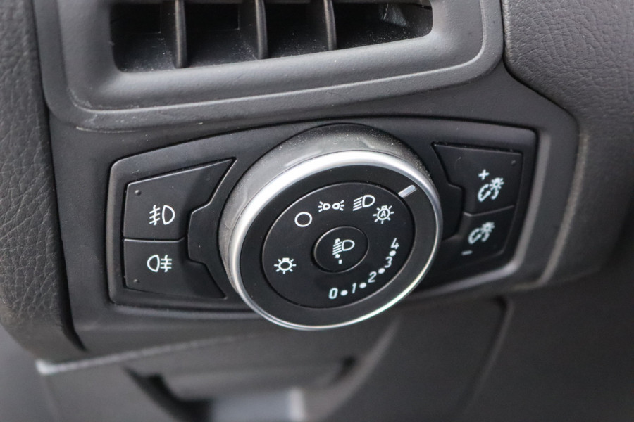 Ford Focus 1.5 EcoB. 150PK ST-Line Carplay-android/Parkeerhulp/Cruise-control/Nieuwe-distributieriem