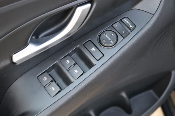 Hyundai i30 Wagon 160PK T-GDi Hybrid Automaat Comfort Navigatie/Camera/Parkeerhulp/Winter-pack