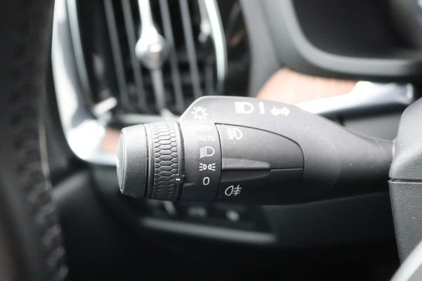 Volvo V60 2.0 T8 390PK Recharge AWD Inscription Trekhaak-2000KG/360-camera/Winter-pack/Memory-stoel