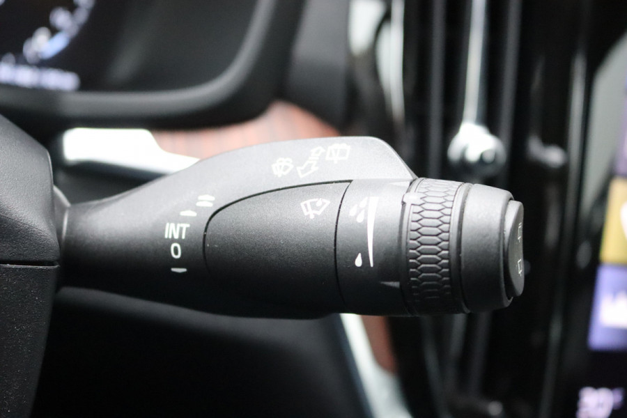 Volvo V60 2.0 T8 390PK Recharge AWD Inscription Trekhaak-2000KG/360-camera/Winter-pack/Memory-stoel
