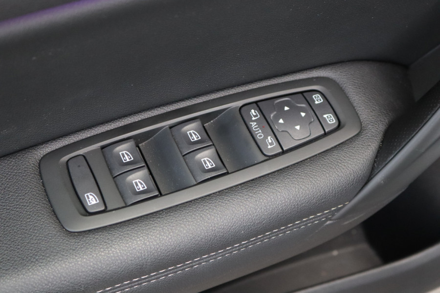 Renault Mégane 1.3 TCe 140PK Automaat Intens Carplay-android/Parkeerhulp/Keyfree/Cruise-control