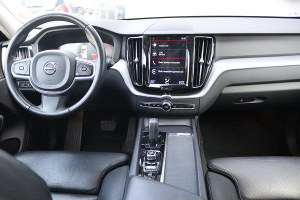 Volvo XC60 2.0 T8 Twin Engine AWD Momentum Pro Open-dak/Trekhaak/Camera/Leder/Carplay-android