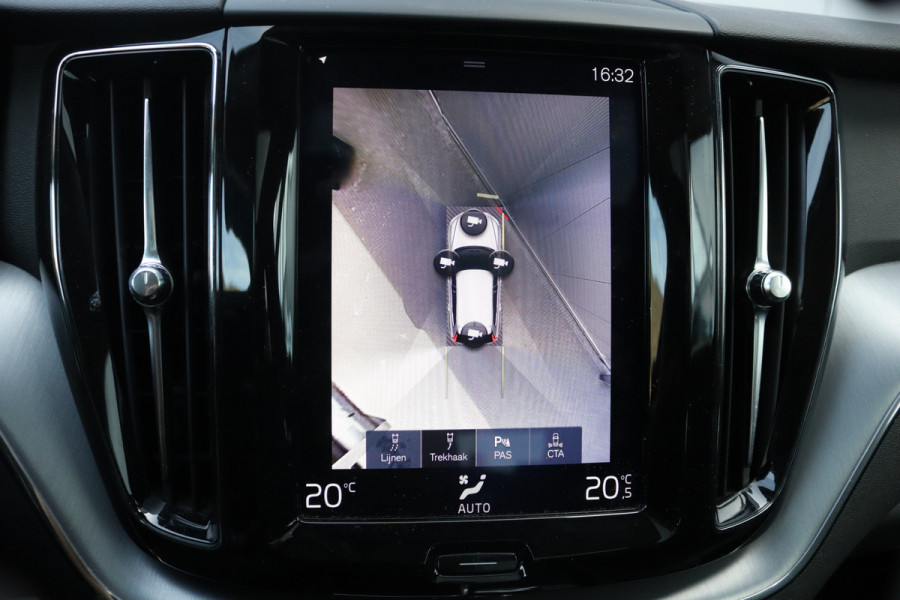 Volvo XC60 2.0 T8 Twin Engine AWD Momentum Pro Open-dak/Trekhaak/Camera/Leder/Carplay-android