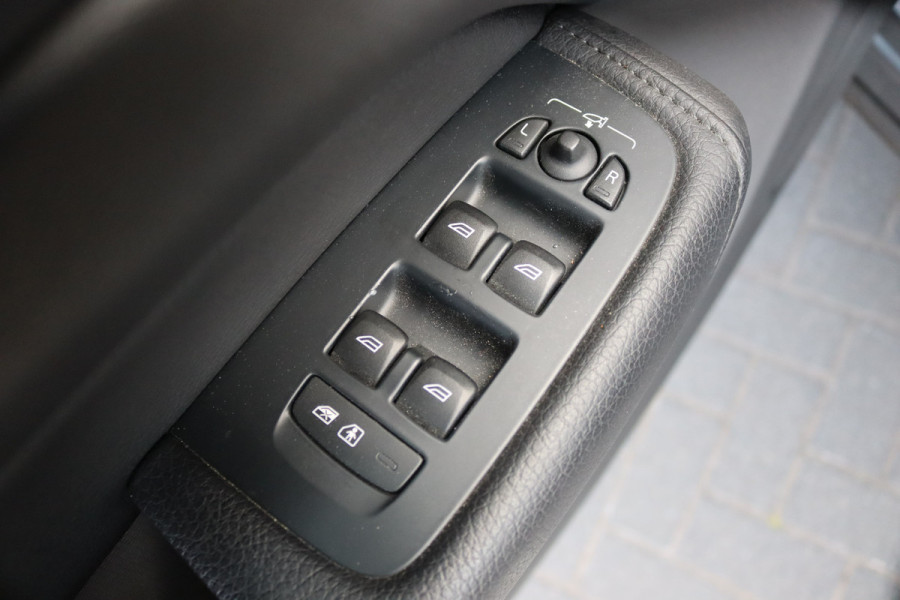 Volvo XC60 2.0 T8 Twin Engine AWD Momentum Pro Open-dak/Trekhaak/Camera/Leder/Carplay-android