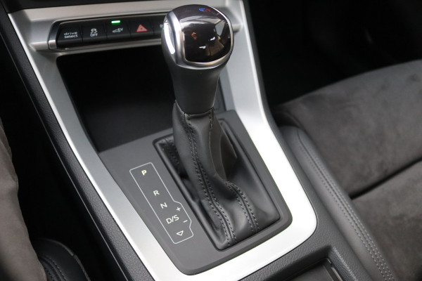 Audi Q3 45 TFSI e PHEV S-line Carplay-android/Camera/Memory-stoel/Stoelverwarming/Keyfree/Full-LED