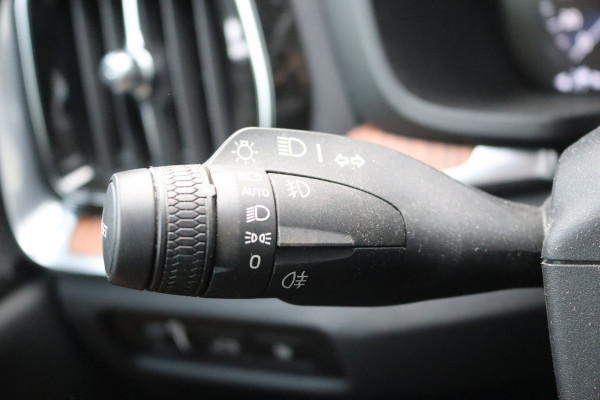Volvo V60 2.0 T8 390PK Recharge AWD Inscription Trekhaak-2000KG/360-camera/Pano-dak/Winter-pack/Memory-stoel