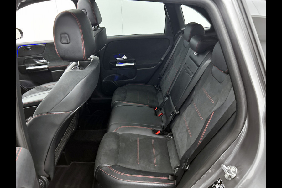 Mercedes-Benz B-Klasse 180 Business Solution AMG Panoramadak | Lichtmetalen velgen | MBUX  wide screen | navigatie | Parking support | Sfeerverlichting | Inclusief 24 maanden MB Certified garantie voor Europa.