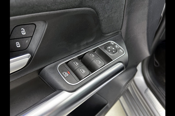 Mercedes-Benz B-Klasse 180 Business Solution AMG Panoramadak | Lichtmetalen velgen | MBUX  wide screen | navigatie | Parking support | Sfeerverlichting | Inclusief 24 maanden MB Certified garantie voor Europa.