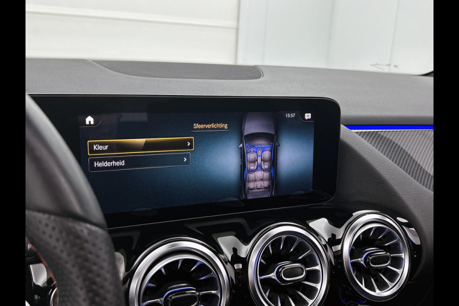 Mercedes-Benz B-Klasse 180 Business Solution AMG Panoramadak | Lichtmetalen velgen | MBUX  wide screen | navigatie | Parking support | Sfeerverlichting | Inclusief 24 maanden MB Certified garantie voor Europa.