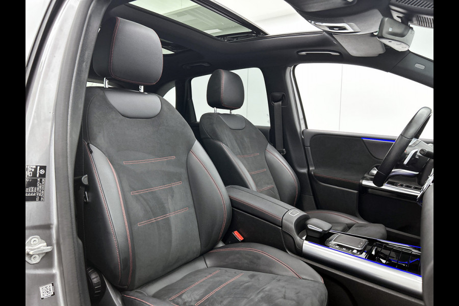 Mercedes-Benz B-Klasse 180 Business Solution AMG Panoramadak | Lichtmetalen velgen | MBUX  wide screen | navigatie | Parking support | Sfeerverlichting | Inclusief 24 maanden MB Certified garantie voor Europa.