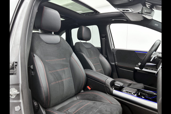 Mercedes-Benz B-Klasse 180 Business Solution AMG Panoramadak | Lichtmetalen velgen | MBUX  wide screen | navigatie | Parking support | Sfeerverlichting | Inclusief 24 maanden MB Certified garantie voor Europa.