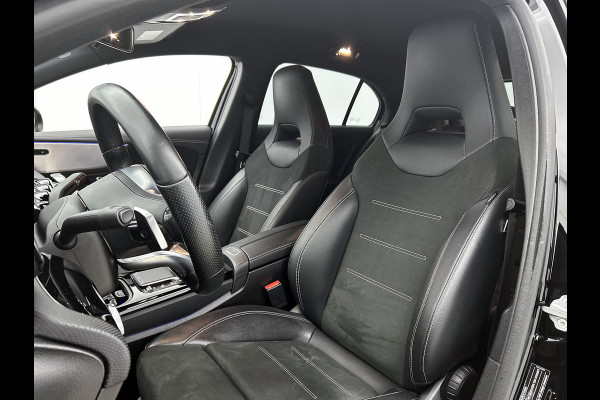 Mercedes-Benz A-Klasse 250 e Business Solution AMG Limited 5 Spaaks lichten metalen | MBUX wide screen | Navigatie | Parking support met camera achter | Inclusief 24 maanden MB Certified garantie voor Europa.
