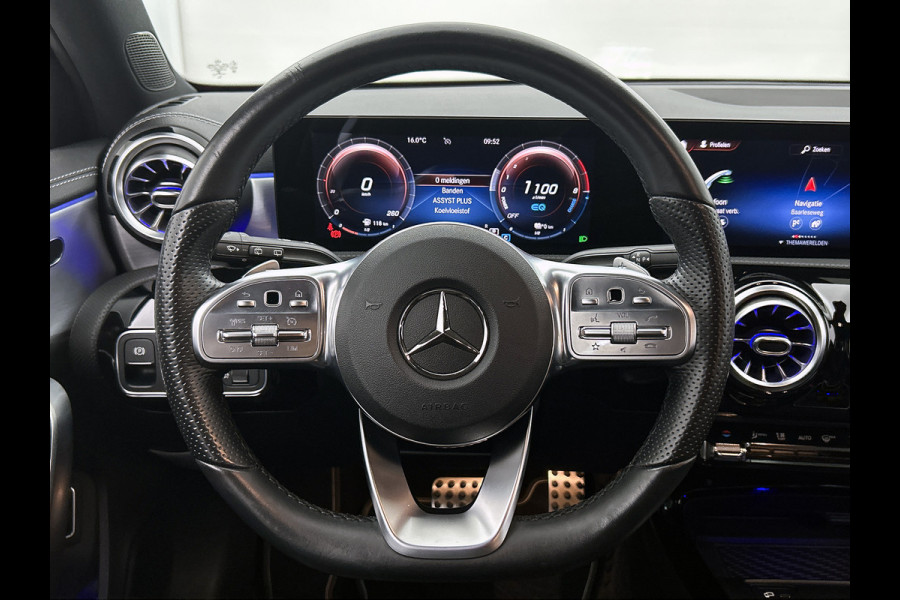 Mercedes-Benz A-Klasse 250 e Business Solution AMG Limited 5 Spaaks lichten metalen | MBUX wide screen | Navigatie | Parking support met camera achter | Inclusief 24 maanden MB Certified garantie voor Europa.