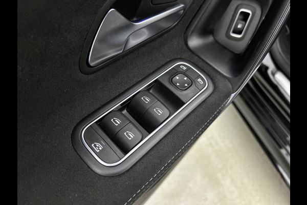 Mercedes-Benz A-Klasse 250 e Business Solution AMG Limited 5 Spaaks lichten metalen | MBUX wide screen | Navigatie | Parking support met camera achter | Inclusief 24 maanden MB Certified garantie voor Europa.