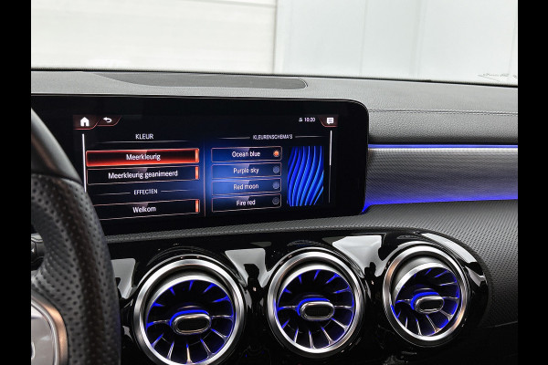 Mercedes-Benz A-Klasse 250 e Business Solution AMG Limited 5 Spaaks lichten metalen | MBUX wide screen | Navigatie | Parking support met camera achter | Inclusief 24 maanden MB Certified garantie voor Europa.