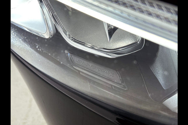 Mercedes-Benz A-Klasse 250 e Business Solution AMG Limited 5 Spaaks lichten metalen | MBUX wide screen | Navigatie | Parking support met camera achter | Inclusief 24 maanden MB Certified garantie voor Europa.