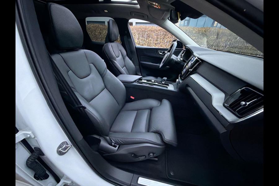 Volvo XC60 2.0 T8 Plug-in hybrid Plus Black Edition 455PK Long Range | Skyroof | FOUR-C | 21" | Stoel- stuurverwaming | 360 Camera