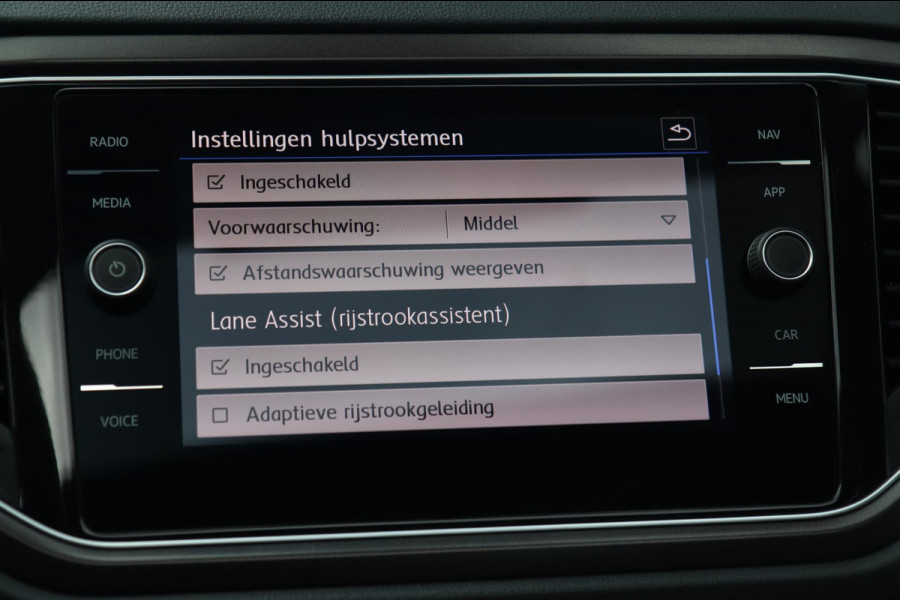 Volkswagen T-Roc 1.5 TSI / PANODAK / ACC / CAMERA / CARPLAY / STUUR+STOELVERW