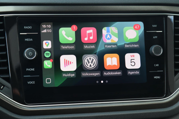 Volkswagen T-Roc 1.5 TSI / PANODAK / ACC / CAMERA / CARPLAY / STUUR+STOELVERW