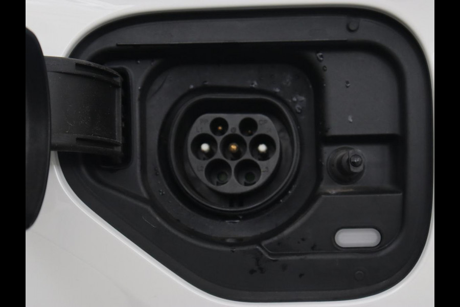 CUPRA Leon 1.4 eHybrid VZ | 245pk | Stoelverwarming | Carplay | Camera | Sfeerverlichting | Navigatie | Adaptive cruise | Keyless | Sportstoelen | 19'' | Full LED | Stuurverwarming | PHEV | Plug In