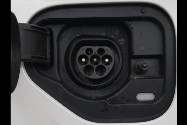 CUPRA Leon 1.4 eHybrid VZ | 245pk | Stoelverwarming | Carplay | Camera | Sfeerverlichting | Navigatie | Adaptive cruise | Keyless | Sportstoelen | 19'' | Full LED | Stuurverwarming | PHEV | Plug In