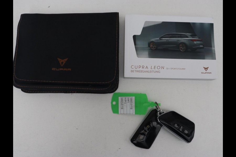 CUPRA Leon 1.4 eHybrid VZ | 245pk | Stoelverwarming | Carplay | Camera | Sfeerverlichting | Navigatie | Adaptive cruise | Keyless | Sportstoelen | 19'' | Full LED | Stuurverwarming | PHEV | Plug In