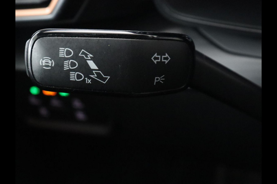 CUPRA Leon 1.4 eHybrid VZ | 245pk | Stoelverwarming | Carplay | Camera | Sfeerverlichting | Navigatie | Adaptive cruise | Keyless | Sportstoelen | 19'' | Full LED | Stuurverwarming | PHEV | Plug In