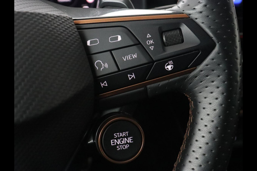 CUPRA Leon 1.4 eHybrid VZ | 245pk | Stoelverwarming | Carplay | Camera | Sfeerverlichting | Navigatie | Adaptive cruise | Keyless | Sportstoelen | 19'' | Full LED | Stuurverwarming | PHEV | Plug In