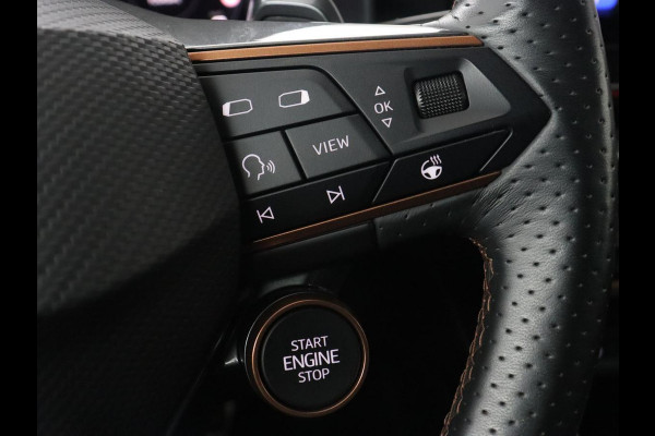 CUPRA Leon 1.4 eHybrid VZ | 245pk | Stoelverwarming | Carplay | Camera | Sfeerverlichting | Navigatie | Adaptive cruise | Keyless | Sportstoelen | 19'' | Full LED | Stuurverwarming | PHEV | Plug In