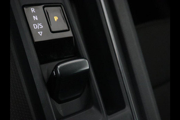 CUPRA Leon 1.4 eHybrid VZ | 245pk | Stoelverwarming | Carplay | Camera | Sfeerverlichting | Navigatie | Adaptive cruise | Keyless | Sportstoelen | 19'' | Full LED | Stuurverwarming | PHEV | Plug In