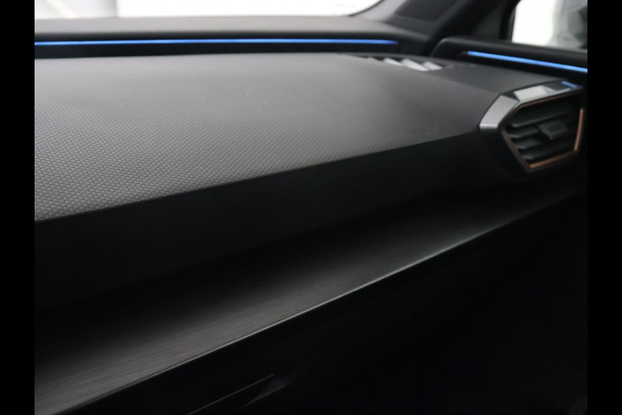 CUPRA Leon 1.4 eHybrid VZ | 245pk | Stoelverwarming | Carplay | Camera | Sfeerverlichting | Navigatie | Adaptive cruise | Keyless | Sportstoelen | 19'' | Full LED | Stuurverwarming | PHEV | Plug In