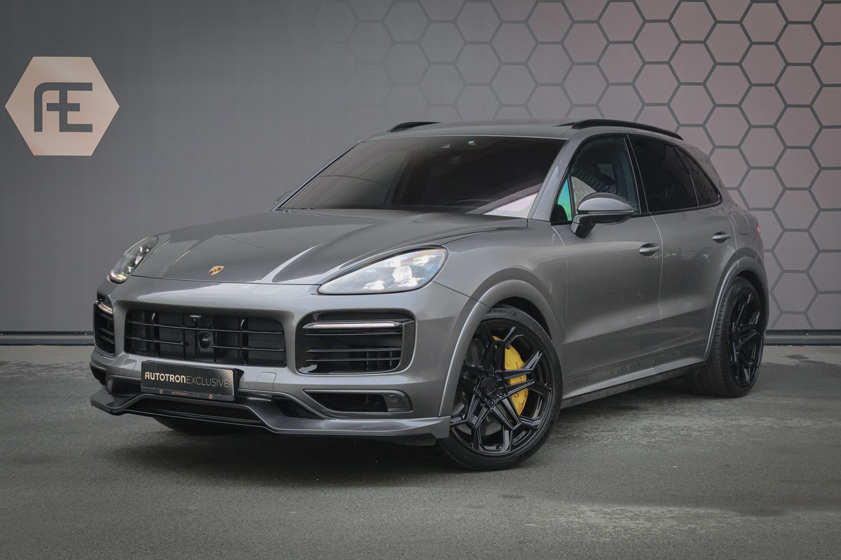 Porsche Cayenne 3.0 E-Hybrid | NP € 222.577,- | KERAMISCHE REMMEN | 40K TECHART | CLANCK AUDIO | FULL PPF | PASM | PDCC | PCCB | PDLS+ | PANORAM INTERIEURPAKKET CARBON | DIMMENDE SPIEGELS | CARBON SPIEGELKAPPEN |