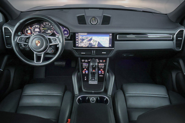 Porsche Cayenne 3.0 E-Hybrid | NP € 222.577,- | KERAMISCHE REMMEN | 40K TECHART | CLANCK AUDIO | FULL PPF | PASM | PDCC | PCCB | PDLS+ | PANORAM INTERIEURPAKKET CARBON | DIMMENDE SPIEGELS | CARBON SPIEGELKAPPEN |