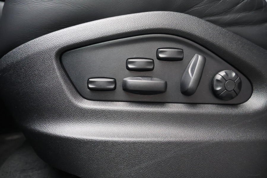 Porsche Cayenne 3.0 E-Hybrid | NP € 222.577,- | KERAMISCHE REMMEN | 40K TECHART | CLANCK AUDIO | FULL PPF | PASM | PDCC | PCCB | PDLS+ | PANORAM INTERIEURPAKKET CARBON | DIMMENDE SPIEGELS | CARBON SPIEGELKAPPEN |