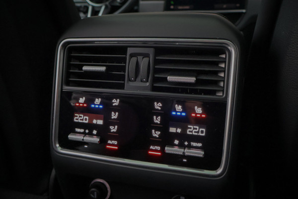 Porsche Cayenne 3.0 E-Hybrid | NP € 222.577,- | KERAMISCHE REMMEN | 40K TECHART | CLANCK AUDIO | FULL PPF | PASM | PDCC | PCCB | PDLS+ | PANORAM INTERIEURPAKKET CARBON | DIMMENDE SPIEGELS | CARBON SPIEGELKAPPEN |