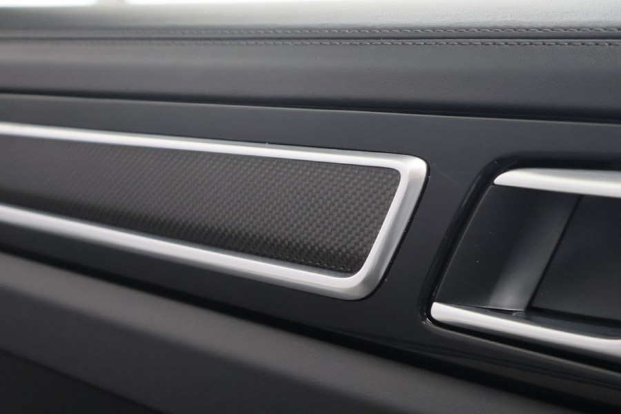 Porsche Cayenne 3.0 E-Hybrid | NP € 222.577,- | KERAMISCHE REMMEN | 40K TECHART | CLANCK AUDIO | FULL PPF | PASM | PDCC | PCCB | PDLS+ | PANORAM INTERIEURPAKKET CARBON | DIMMENDE SPIEGELS | CARBON SPIEGELKAPPEN |