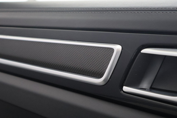 Porsche Cayenne 3.0 E-Hybrid | NP € 222.577,- | KERAMISCHE REMMEN | 40K TECHART | CLANCK AUDIO | FULL PPF | PASM | PDCC | PCCB | PDLS+ | PANORAM INTERIEURPAKKET CARBON | DIMMENDE SPIEGELS | CARBON SPIEGELKAPPEN |