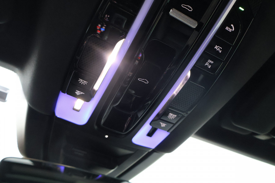 Porsche Cayenne 3.0 E-Hybrid | NP € 222.577,- | KERAMISCHE REMMEN | 40K TECHART | CLANCK AUDIO | FULL PPF | PASM | PDCC | PCCB | PDLS+ | PANORAM INTERIEURPAKKET CARBON | DIMMENDE SPIEGELS | CARBON SPIEGELKAPPEN |