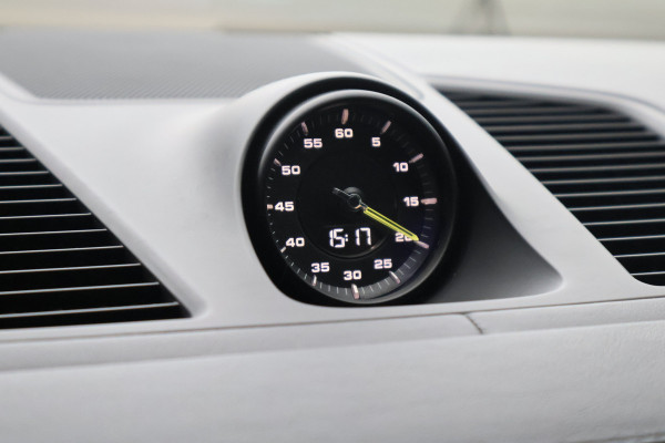 Porsche Cayenne 3.0 E-Hybrid | NP € 222.577,- | KERAMISCHE REMMEN | 40K TECHART | CLANCK AUDIO | FULL PPF | PASM | PDCC | PCCB | PDLS+ | PANORAM INTERIEURPAKKET CARBON | DIMMENDE SPIEGELS | CARBON SPIEGELKAPPEN |